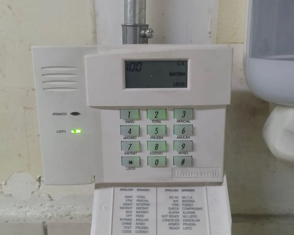 Panel Honeywell de alarma contra incendios